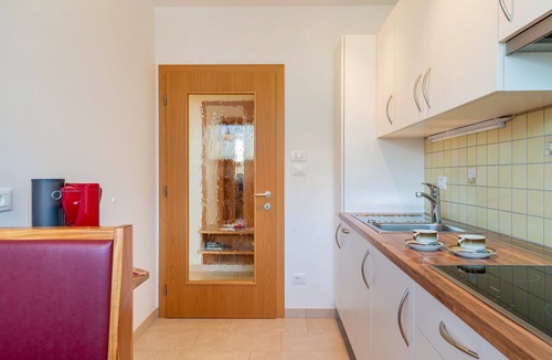 Terlano Apartment | Apartment 'Haus Rosengarten Apt C' with Mountain View, Private Terrace and Wi-Fi