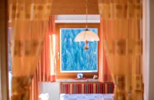 Racines Apartment | Apartment "Heiserhof - Birke" with Mountain View, Balcony & Wi-Fi