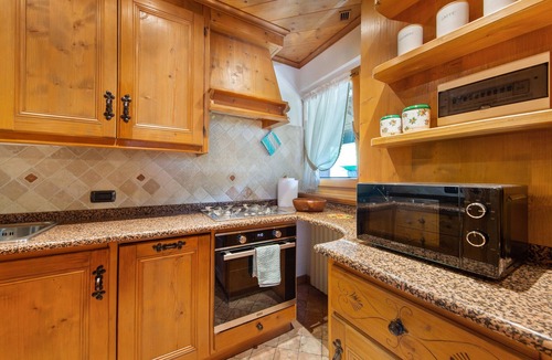 Vodo Cadore Apartment | Apartment 'Hilde' with Mountain View, Private Terrace and Wi-Fi