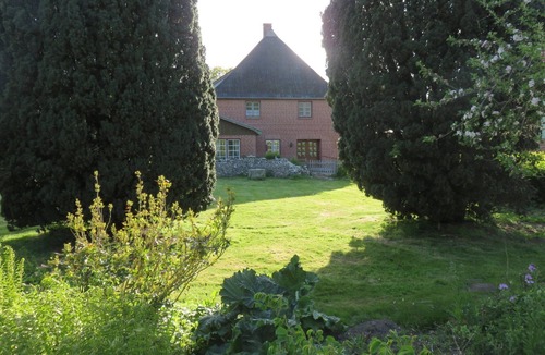 Gelting Apartment | Apartment 'Hoffarth 2' with Shared Terrace, Shared Garden and Wi-Fi