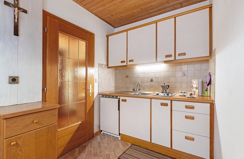 Feldthurns Apartment | Apartment 'Holunder' with Shared Terrace and Wi-Fi