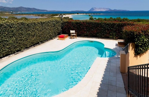 Luddui Apartment | Apartment "Ida Isuledda 1" with Pool, Garden & Wi-Fi