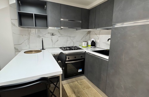 Pegli Apartment | Apartment 'Il Fortino' with Balcony, Wi-Fi and Air Conditioning