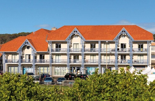 Biscarrosse Plage Apartment | Apartment in Biscarrosse near Sandy Beach