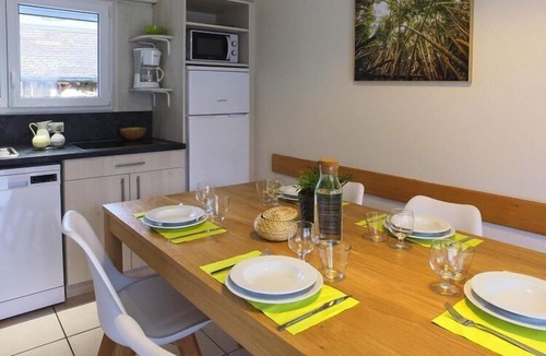 Forges-les-Eaux Apartment | Apartment in Forges les Eaux with Garden