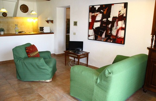 Collesalvetti Apartment | Apartment in Guasticce with shared pool