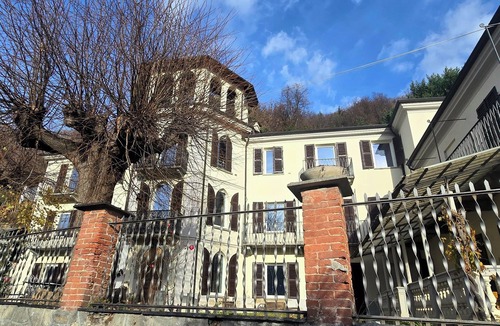 Torre Pellice Apartment | Apartment in historic mansion, nestled in the quiet, with large spaces and garden
