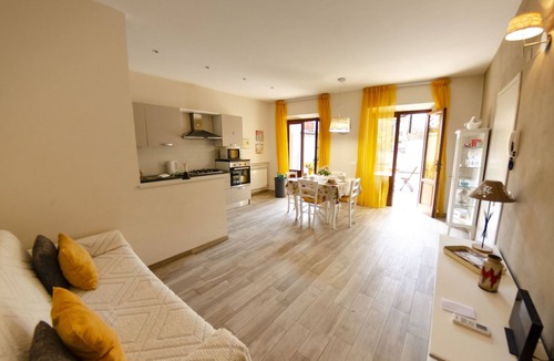 Lucca Historical Center Apartment | Apartment in Lucca with 2 bedrooms sleeps 6