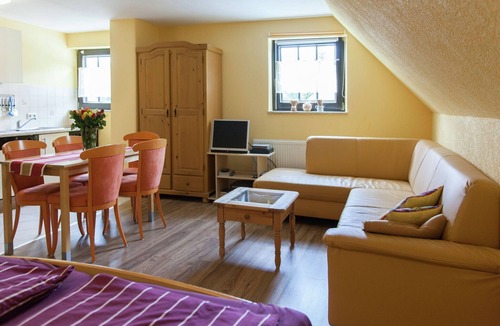Merschbach Apartment | Apartment in Merschbach with Garden