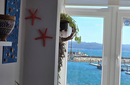 Muxia Apartment | Apartment in Muxía. In front of the marina