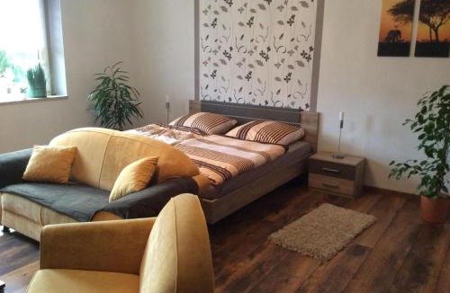 Neustrelitz Apartment | Apartment in Neustrelitz mit Garten und Grill by Interhome