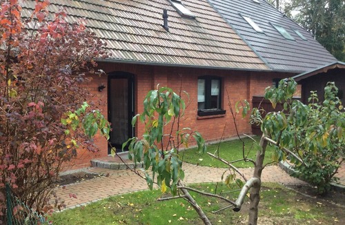 Neustrelitz Apartment | Apartment in Neustrelitz with Private Parking