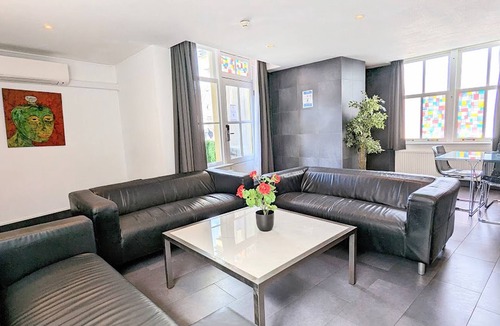Burgwallen Nieuwe Zijde Apartment | Apartment in Amsterdam City Center