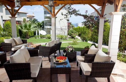 Polichrono Apartment | Apartment in Pallini with Barbecue and Terrace