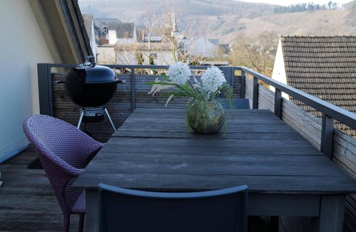 Punderich Apartment | Apartment in Pünderich with Terrace and Fabulous Views