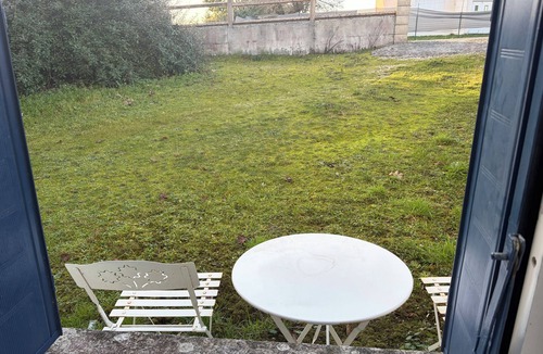 Saint-Savin Apartment | Apartment in saint savin near shops