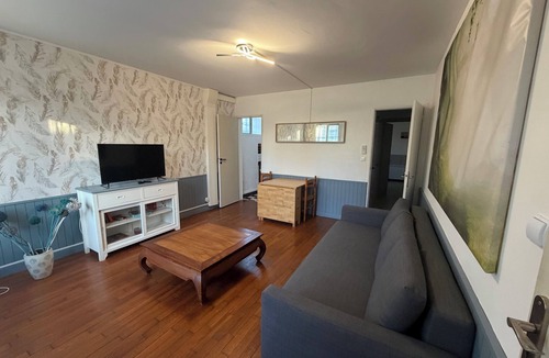 Saint-Savin Apartment | Apartment in saint savin near shops