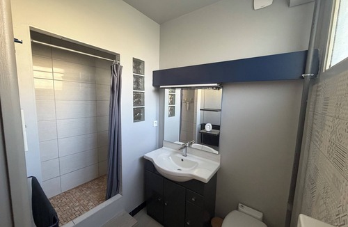 Saint-Savin Apartment | Apartment in saint savin near shops