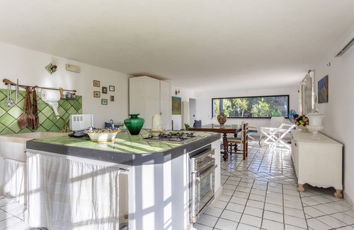 Marinella di Selinunte Villa | Apartment 'In Villa Templi Selinunte' with Sea View, Wi-Fi and Air Conditioning