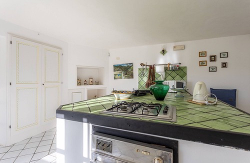 Marinella di Selinunte Villa | Apartment 'In Villa Templi Selinunte' with Sea View, Wi-Fi and Air Conditioning