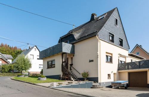 Hohn Apartment | Apartment in Westerwald with private balcony
