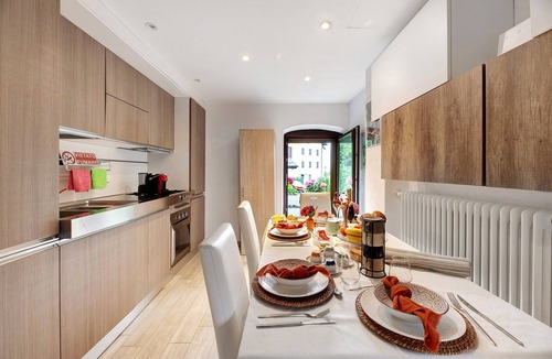 Valtellina Apartment | Apartment 'Isa' with Mountain View, Wi-Fi and Air Conditioning