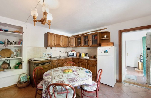 Borghetto Di Borbera Apartment | Apartment 'Orizzonte Calmo' with Mountain View, Garden and Wi-Fi