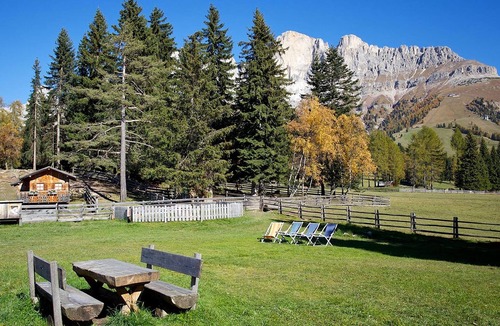 Carezza Apartment | Apartment "Angerle Alm Apt Rosengarten" with Private Balcony, Shared Garden and Wi-Fi