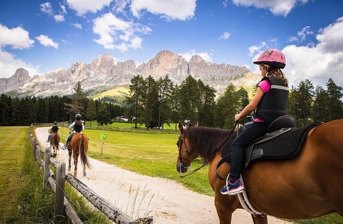 Carezza Apartment | Apartment "Angerle Alm Apt Latemar" with Private Balcony, Shared Garden & Wi-Fi