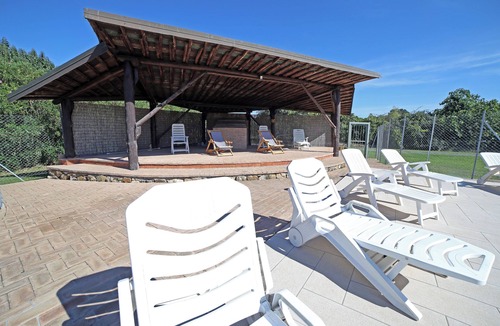Castagneto Carducci Apartment | Apartment with pool in a family farmhouse on the Tuscan coast.