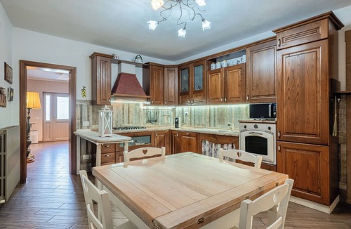 Orentano Apartment | Apartment 'Candy Home' with Private Veranda, Wi-Fi and Air Conditioning