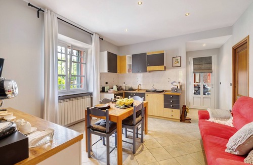 Castellinaldo Apartment | Apartment 'Aperegina' with Private Garden and Wi-Fi