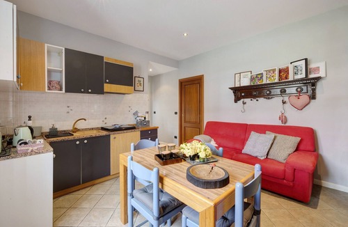 Castellinaldo Apartment | Apartment 'Aperegina' with Private Garden and Wi-Fi