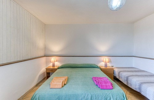 Marina di Felloniche Apartment | Apartment 'Casa Puzzedde' with Sea View, Private Terrace and Wi-Fi