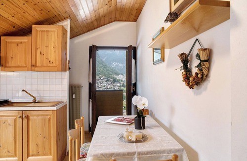 Valtellina Apartment | Apartment 'Piccolo Nido' with Mountain View, Shared Garden and Balcony