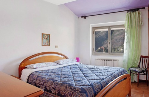 Montale-Serra-Piazza Apartment | Apartment 'La Casa Di Veppo' with Mountain View