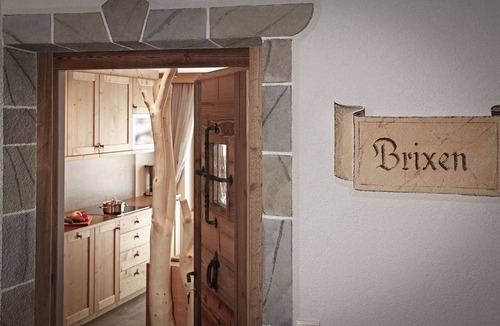 Sant'Andrea in Monte Apartment | Apartment 'Ban Rutzner Brixen' with Mountain View, Shared Terrace and Wi-Fi
