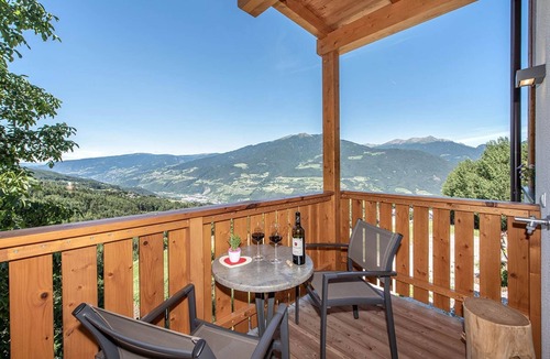 Sant'Andrea in Monte Apartment | Apartment 'Ban Rutzner Brixen' with Mountain View, Shared Terrace and Wi-Fi