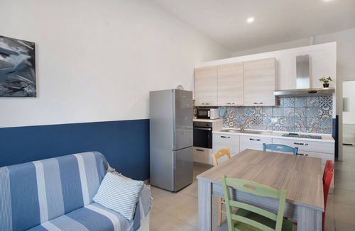 Santo Stefano al Mare Apartment | Apartment 'Ribes' with Private Terrace, Wi-Fi and Air Conditioning