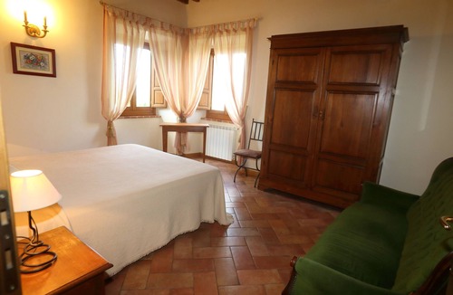 Serravalle Pistoiese House | Apartment 2 rooms - 1 bathroom - sleeps 5 - wifi - pool