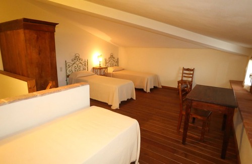 Serravalle Pistoiese House | Apartment 2 rooms - 1 bathroom - sleeps 5 - wifi - pool