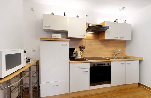 Werder Apartment | Apartment 'Julia's Ferienwohnung' with Private Terrace, Private Garden and Wi-Fi