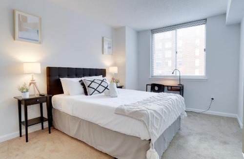Ballston Apartment | Apartment Just Steps from Ballston Subway Station