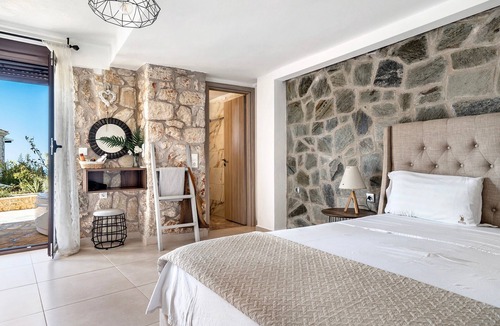 Kavallos Apartment | Apartment "Key" with Private Garden, Terrace & Wi-Fi