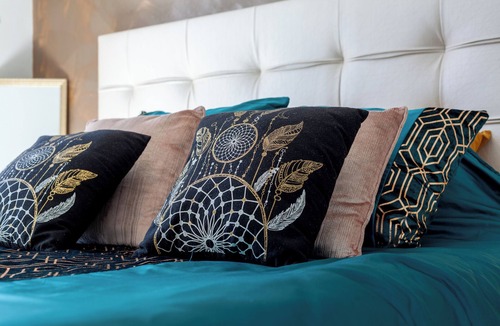 Peypin Bed & Breakfast | Apartment 'Koh Samui' with Mountain View, Wi-Fi and Air Conditioning