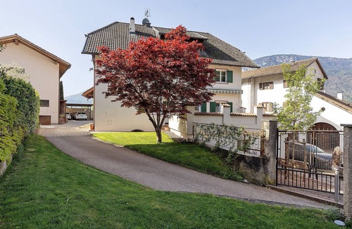 Terlano Apartment | Apartment 'Kreutnerbinderhof' with Mountain View, Private Terrace and Wi-Fi
