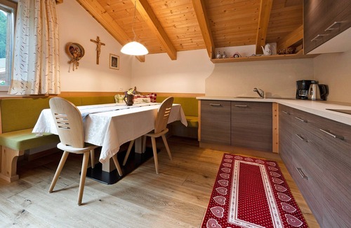 La Valle Apartment | Apartment Lüch da Mirio App Pütia with Mountain View, Garden & Wi-Fi