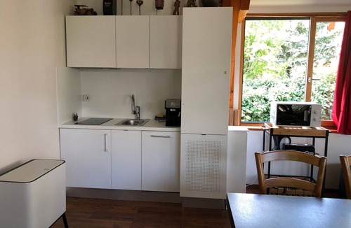 Espaly-Saint-Marcel Apartment | Apartment 'Le Kiosque De Compostelle' with Shared Pool, Private Garden and Wi-Fi
