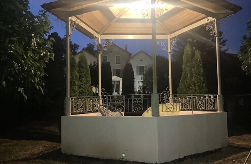 Espaly-Saint-Marcel Apartment | Apartment 'Le Kiosque De Compostelle' with Shared Pool, Private Garden and Wi-Fi