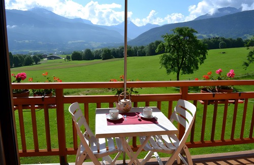 Arith Apartment | Apartment 'La Bellevue' with Mountain View, Balcony and Wi-Fi